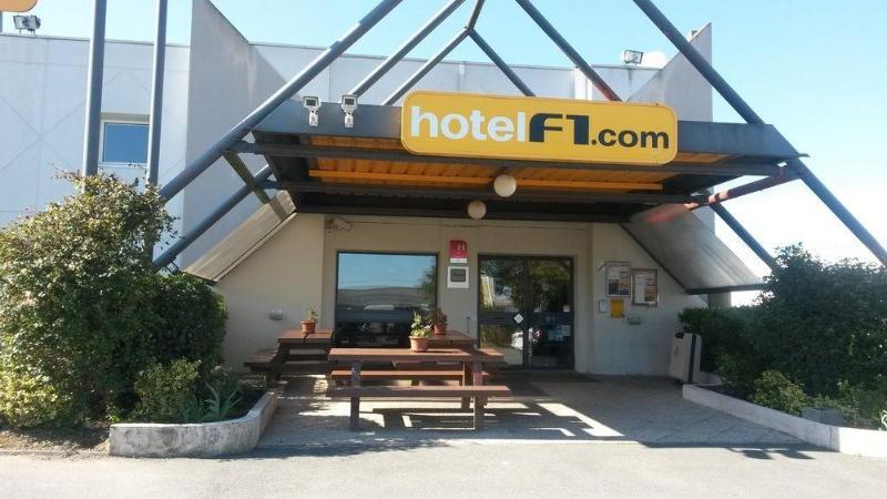 Hotel Unisotel Saintes Ex F1 Saintes